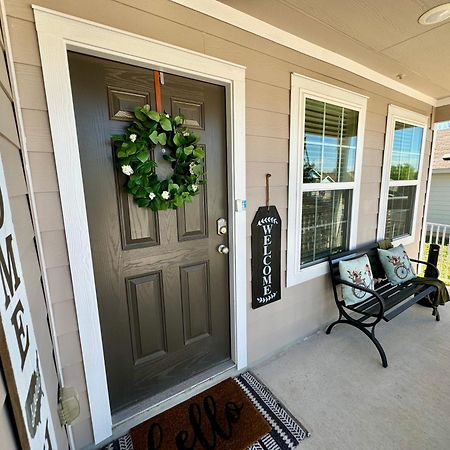 Superb Home 7 Minutes From Lackland Air Force Base サンアントニオ エクステリア 写真