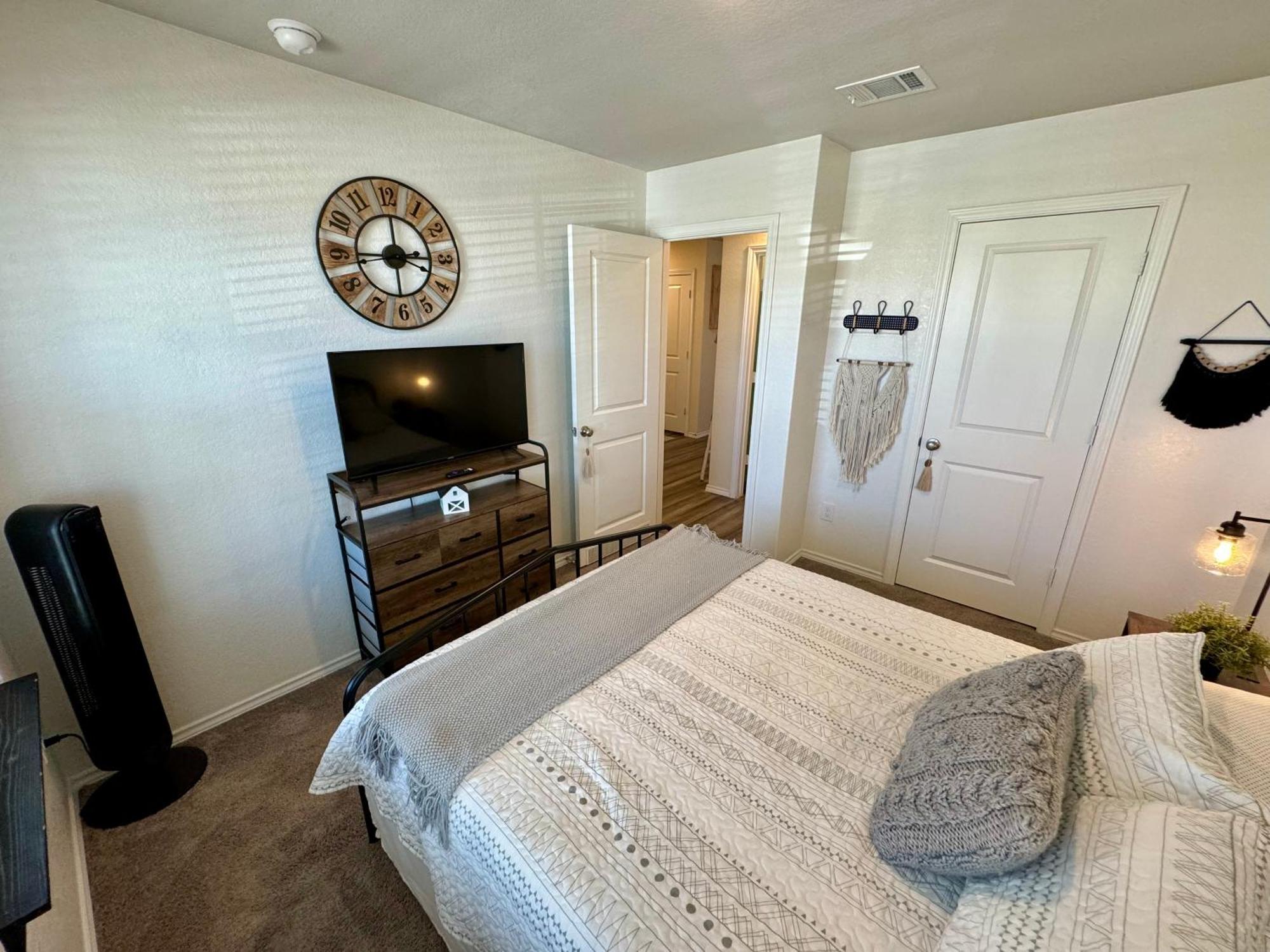 Superb Home 7 Minutes From Lackland Air Force Base サンアントニオ エクステリア 写真